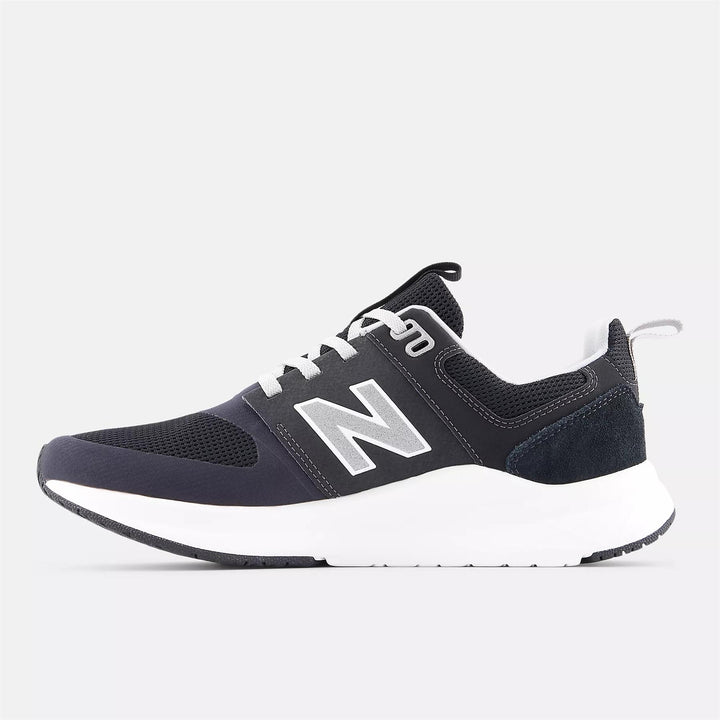 Men's Wide Fit New Balance UA900D Running Trainers