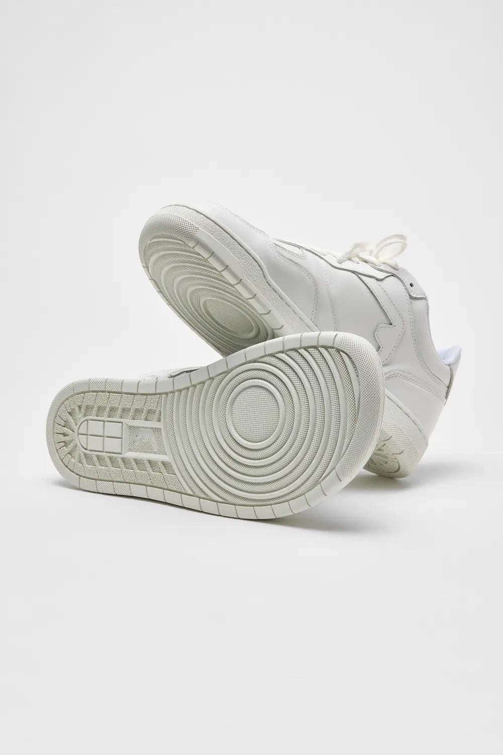Men's Wide Fit Wydefootwear Nova Trainers in White - Image 5