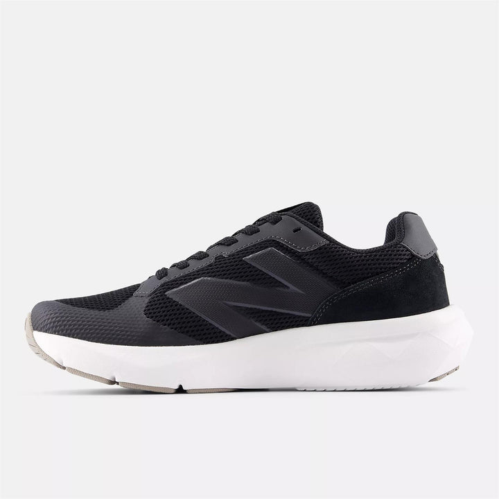 Men's Wide Fit New Balance UA800B Running Trainers