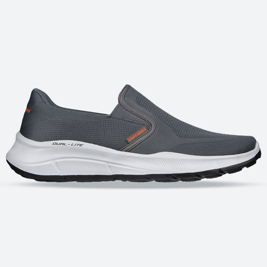 Zapatillas Skechers Equalizer 5.0 Grand Legacy de corte ancho para hombre 232516WW in Negro - Image 12