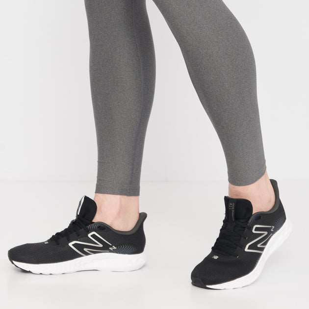 Zapatillas New Balance M411LB3 de corte ancho para mujer, para caminar y correr, color negro y blanco