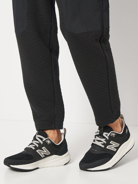 Men's Wide Fit New Balance UA900DB2 Running Trainers