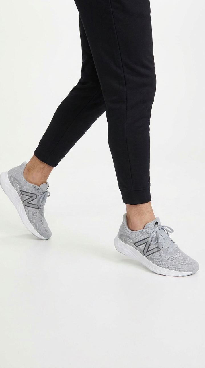 Zapatillas de running New Balance 411V3 de ajuste ancho para hombre in Negro - Image 1