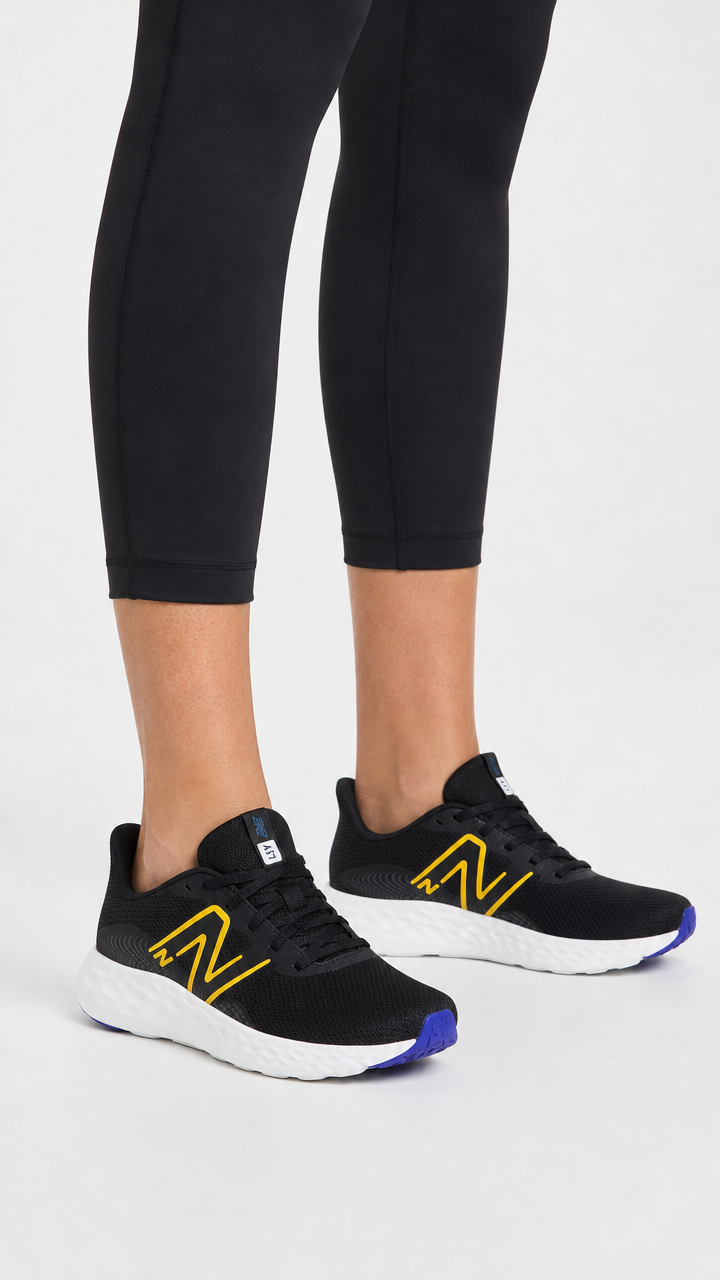 Zapatillas de running y senderismo New Balance 411V3 de corte ancho para mujer in Negro - Image 26