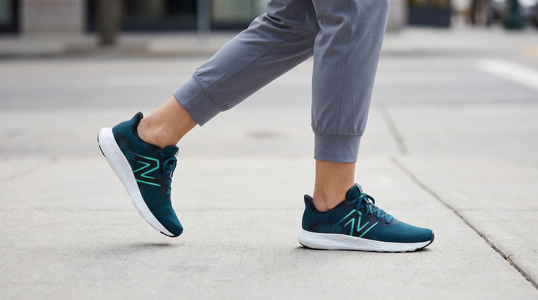 Zapatillas de andar/correr New Balance Dynasoft M4118PQ de horma ancha para mujer in Sal/Agua - Image 3