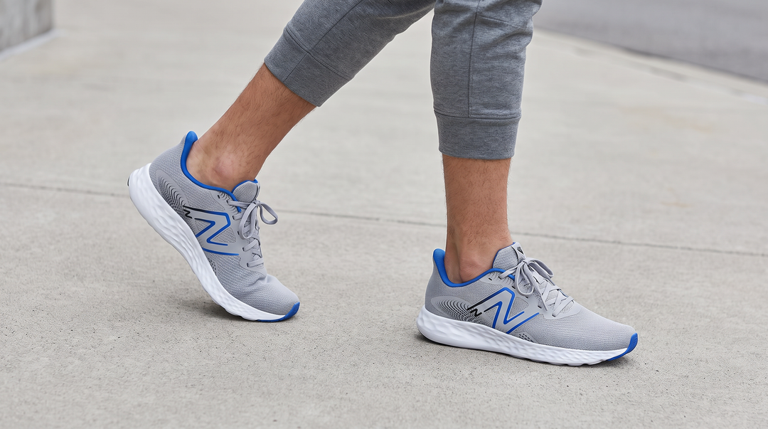 Zapatillas de running/senderismo New Balance Dynasoft M411626 de horma ancha para hombre in Materia Gris - Image 3