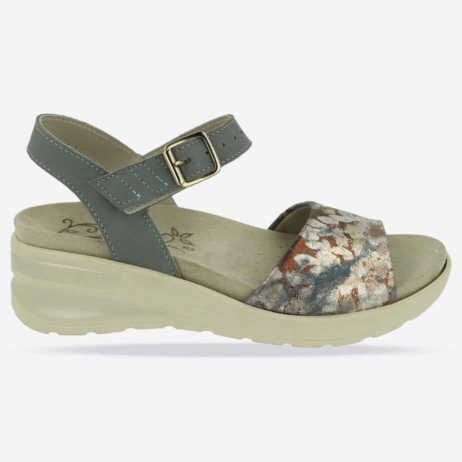 Sandalias DB Nightjar de ajuste ancho para mujer in Azul Cielo Lea / Ante - Image 6