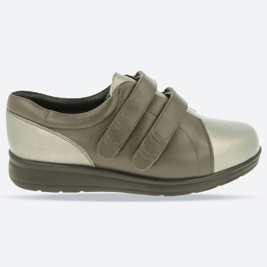 Zapatos DB Norwich de corte ancho para mujer in Cuero negro - Image 17