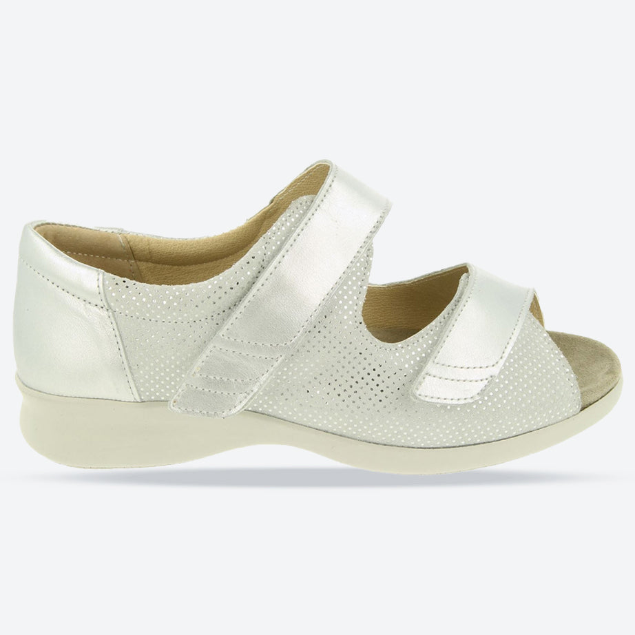 Sandalias DB Petra de ajuste ancho para mujer in Lea dorada/gamuza - Image 6