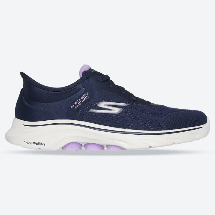 Zapatillas Skechers 125233 Slip-ins Go Walk 7 Valin de corte ancho para mujer in Negro - Image 1