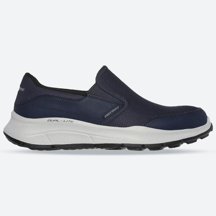 Zapatillas Skechers 232515 Equalizer 5.0 Persistable de corte ancho para hombre in Negro - Image 1