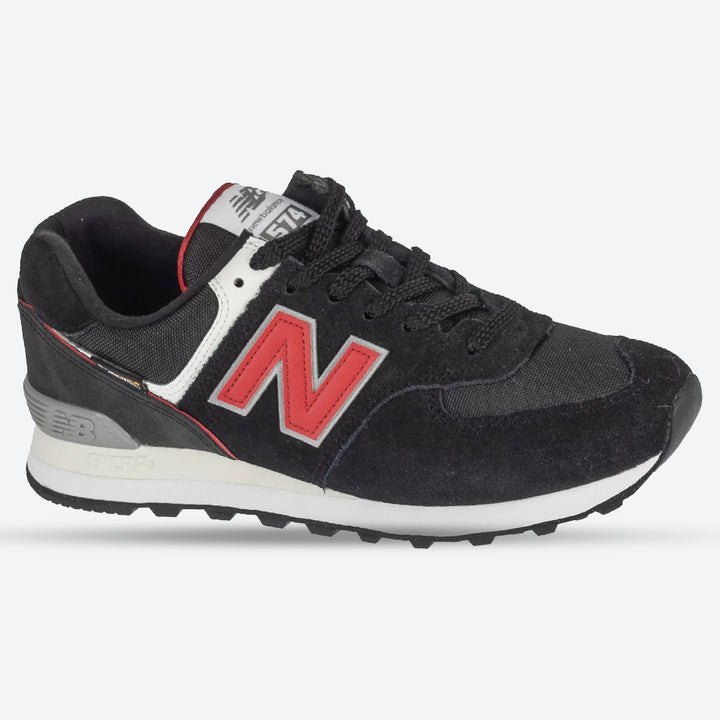 Women's Wide Fit New Balance U5748JL Trainers in Black/White - Image 1