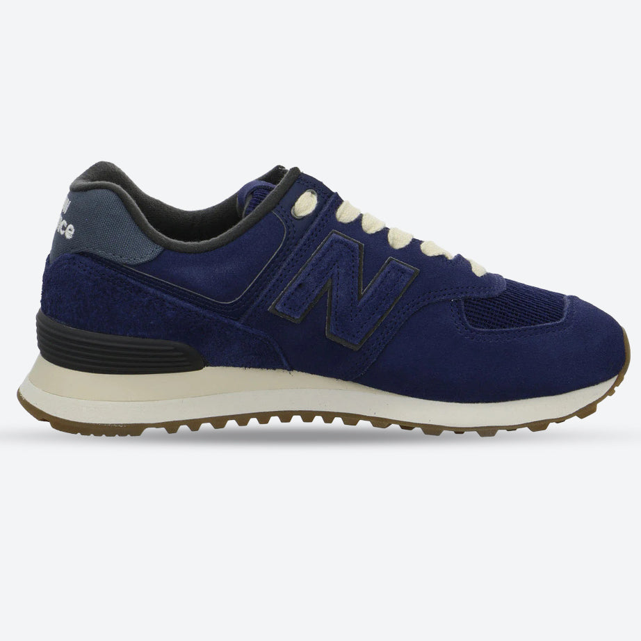 Mens Wide Fit New Balance U5747FO Trainers in Navy - Image 1