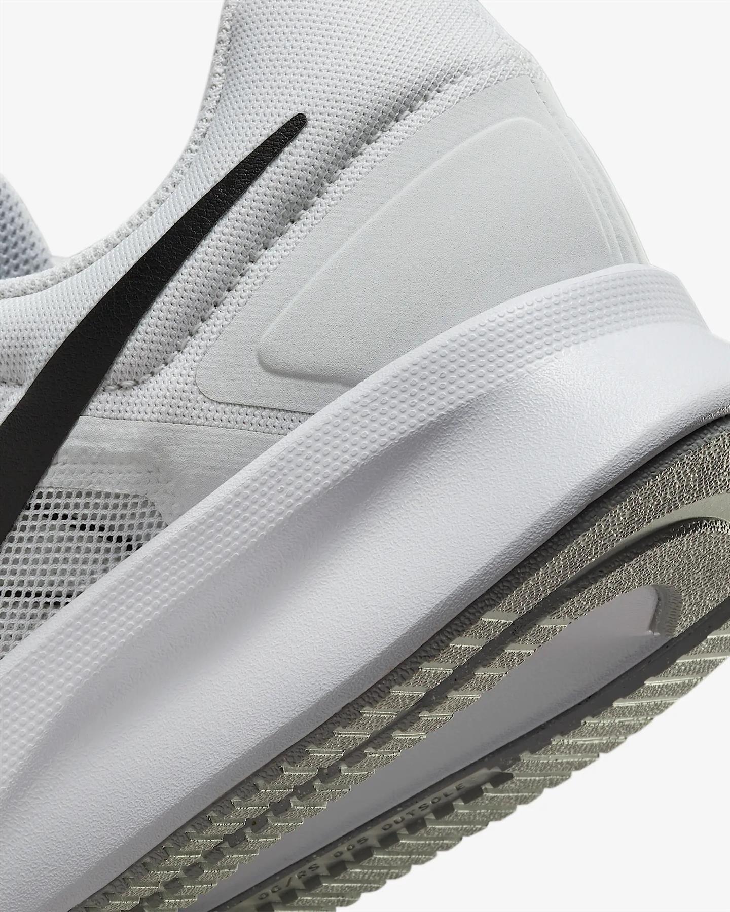 nike run swift turbo