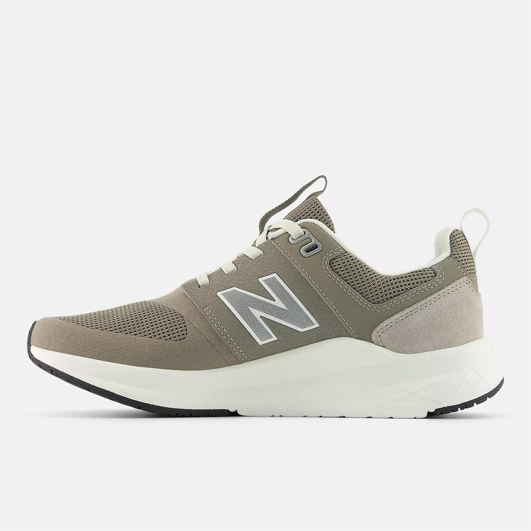Men's Wide Fit New Balance UA900D Running Trainers