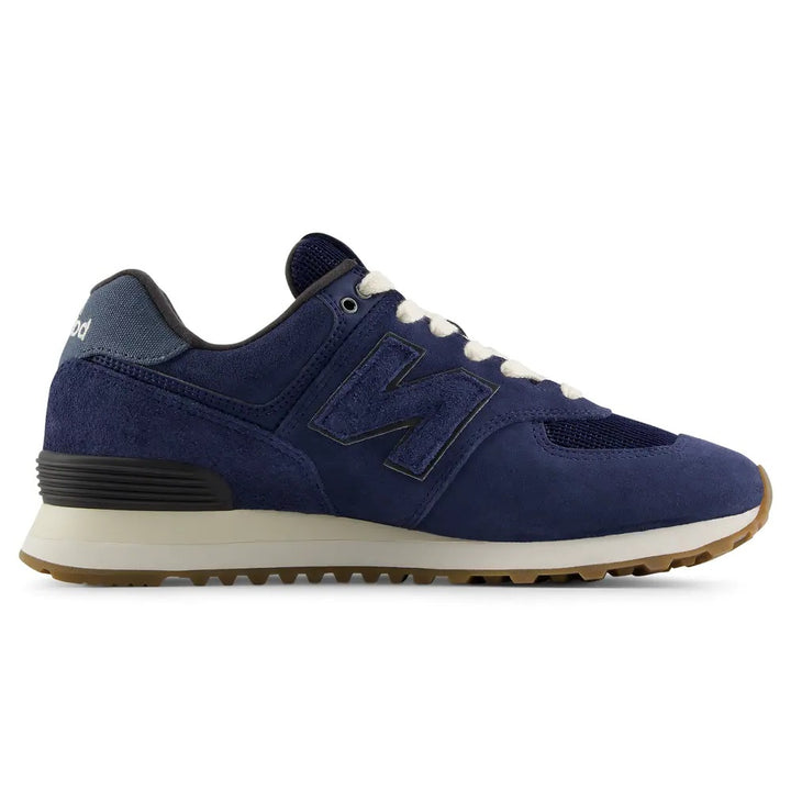 Women's Wide Fit New Balance U5747FO Trainers in Navy - Image 1