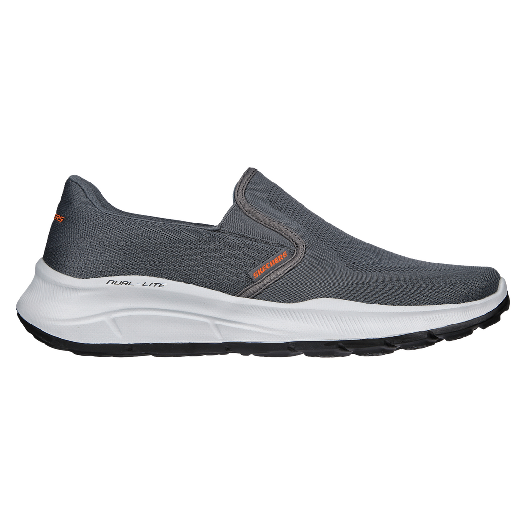 Zapatillas Skechers Equalizer 5.0 Grand Legacy de corte ancho para hombre 232516WW in Negro - Image 8