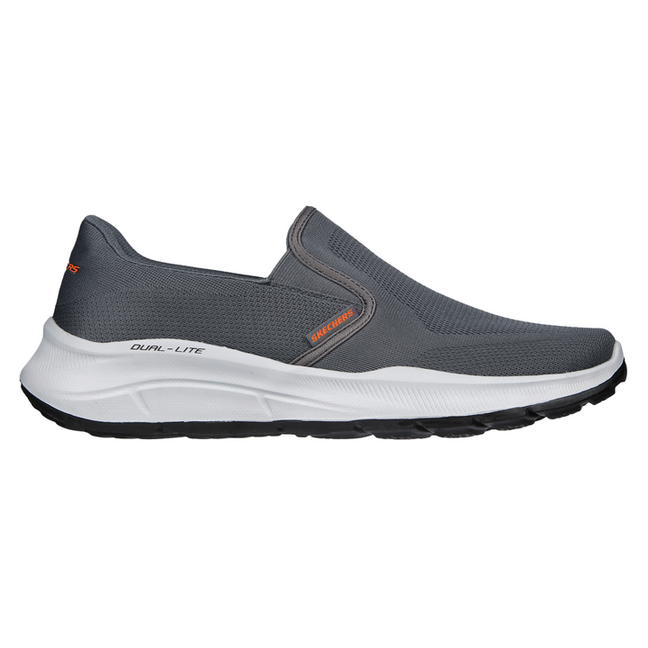 Zapatillas Skechers Equalizer 5.0 Grand Legacy de corte ancho para hombre 232516WW in Negro - Image 1