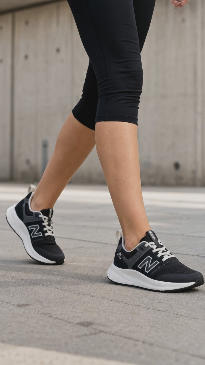Women's Wide Fit New Balance Dynasoft U9005G9 Walking/Running Trainers in Black - Image 1
