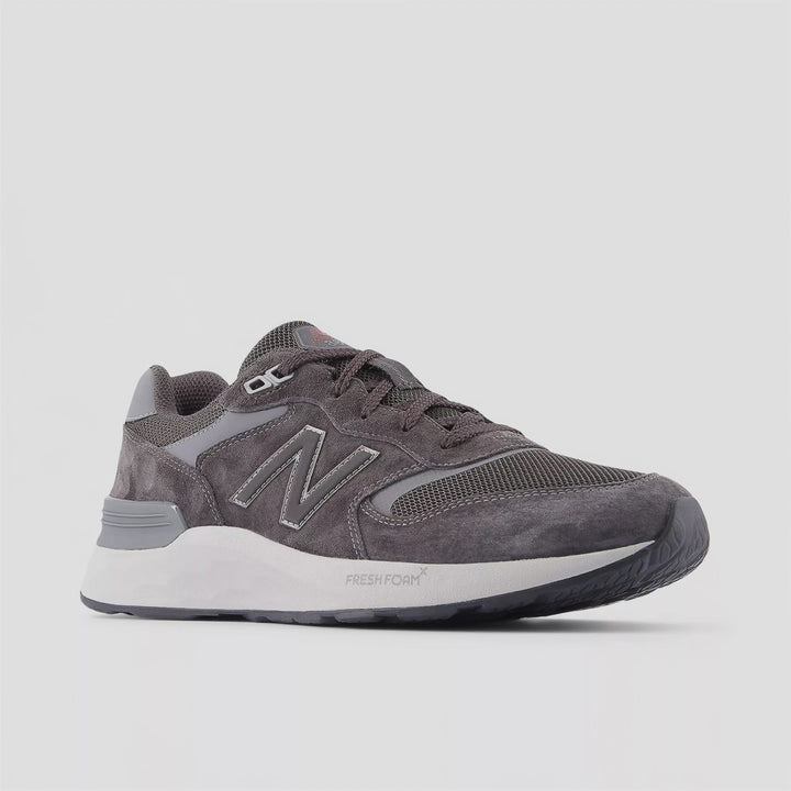 Men's Wide Fit New Balance MW880BC7 Walking/Running Trainers - Fresh Foam in Navy Blue - Image 1