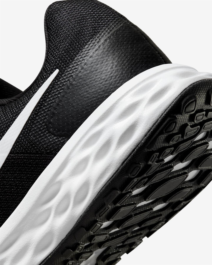 Hombre Wide Fit Nike DD8475-003 Revolution 6 Zapatillas de running in Blanco negro - Image 1